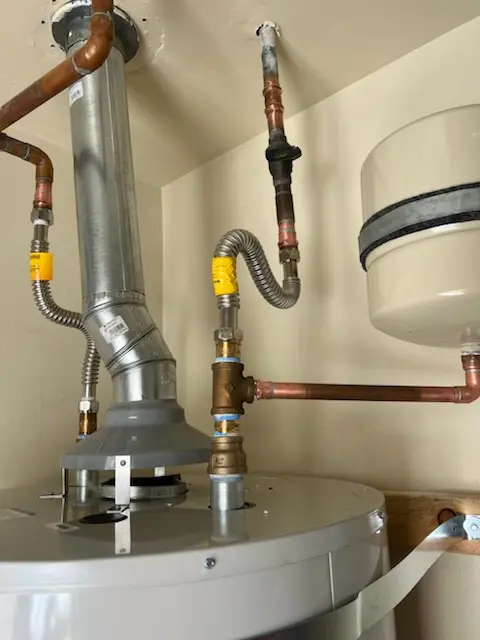 Water heater installation and plumbing repair in Vista Grande